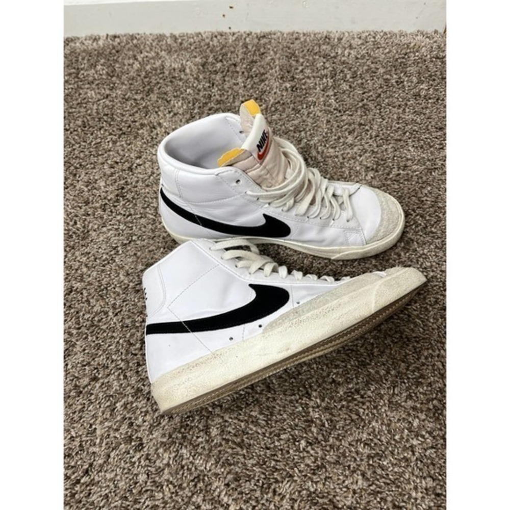 Nike Blazer Mid '77 White/Sail/Peach/Black High Top Leather Sneakers Sz 9.5